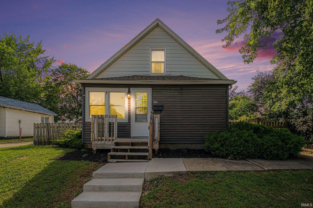911 S Laurel Street, Mishawaka, IN 46544