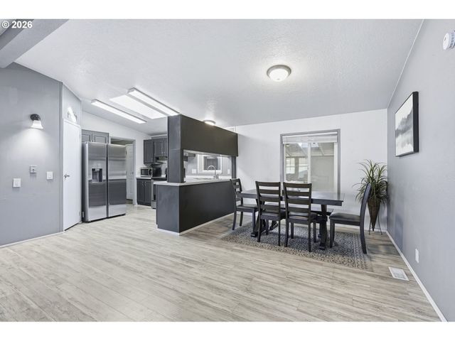 13517 Se PARDEE Dr, Portland, OR 97236