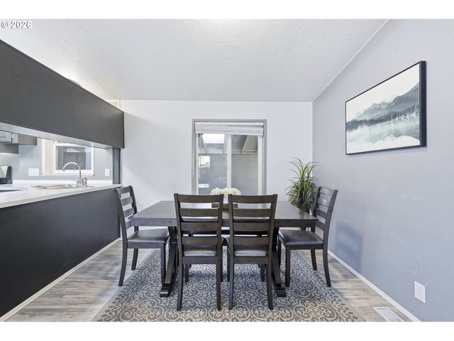 13517 Se PARDEE Dr, Portland, OR 97236