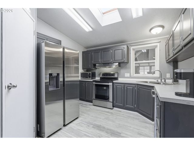 13517 Se PARDEE Dr, Portland, OR 97236