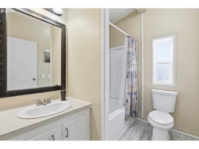 13517 Se PARDEE Dr, Portland, OR 97236