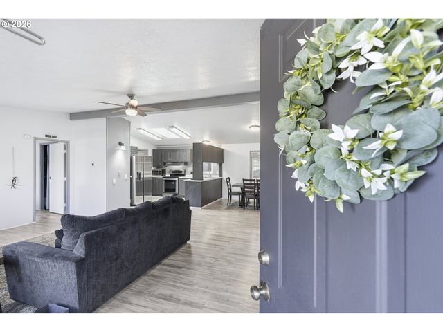 13517 Se PARDEE Dr, Portland, OR 97236