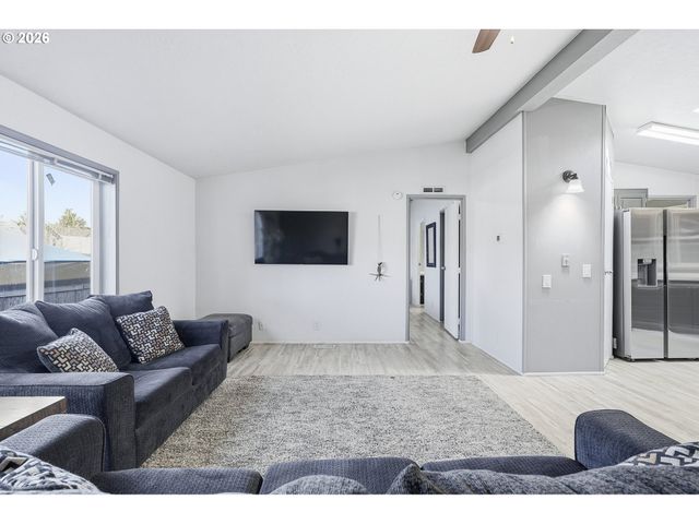 13517 Se PARDEE Dr, Portland, OR 97236