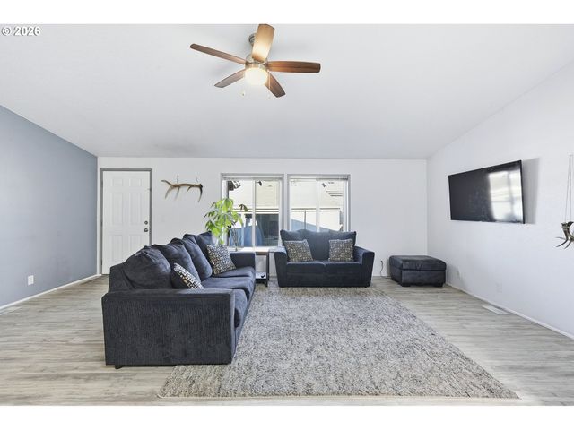 13517 Se PARDEE Dr, Portland, OR 97236