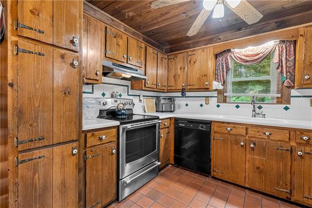 1060 Russell Hill Road NW, Sugar Valley, GA 30746