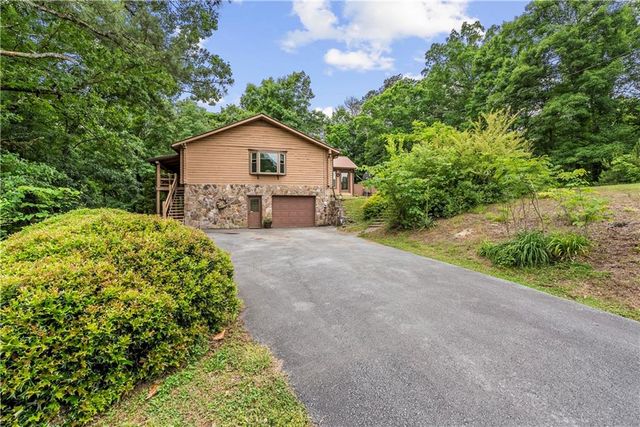 1060 Russell Hill Road NW, Sugar Valley, GA 30746
