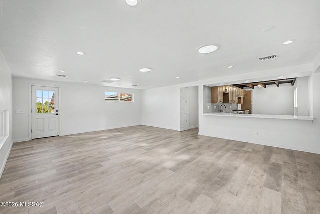 8546 E Pine Valley Drive, Tucson, AZ 85710