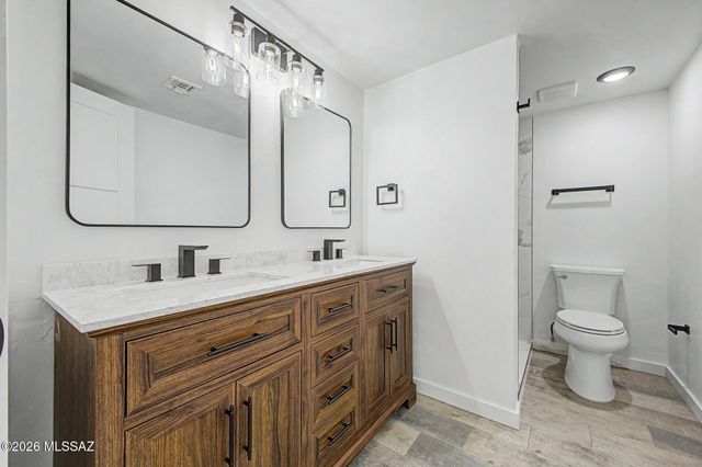 8546 E Pine Valley Drive, Tucson, AZ 85710
