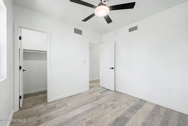 8546 E Pine Valley Drive, Tucson, AZ 85710
