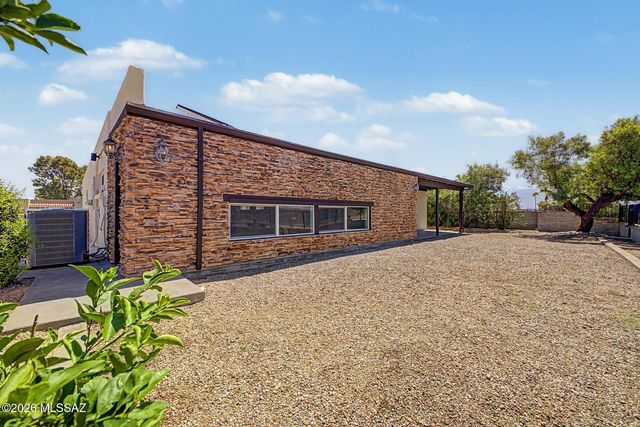 8546 E Pine Valley Drive, Tucson, AZ 85710