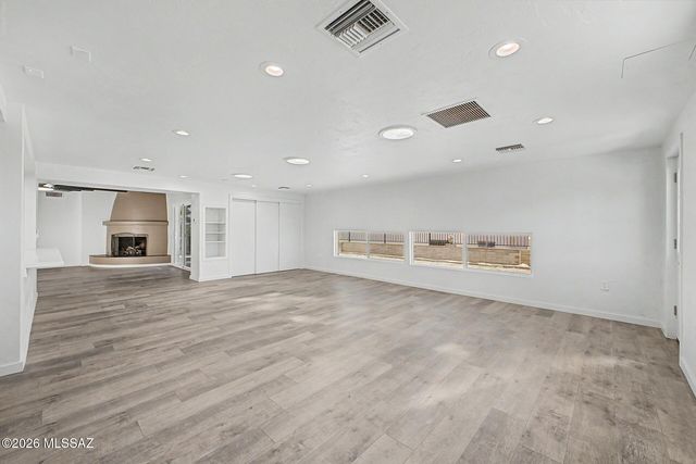 8546 E Pine Valley Drive, Tucson, AZ 85710