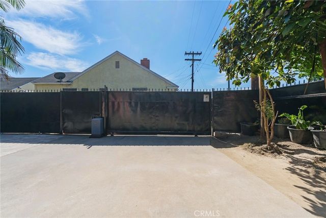 706 E Palmer, Compton, CA 90221