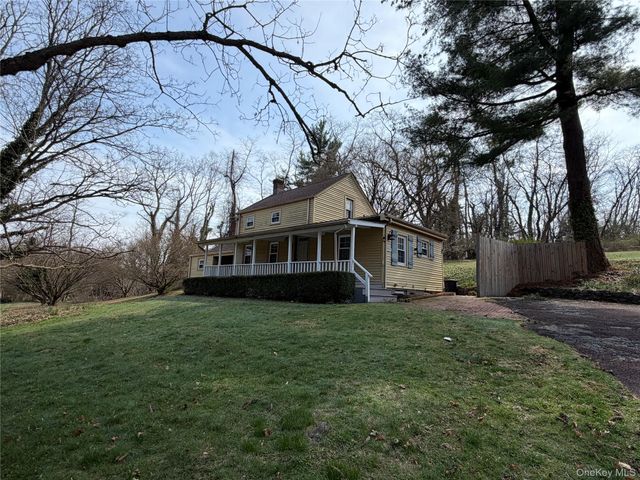 327 W Neck Road, Lloyd Harbor, NY 11743