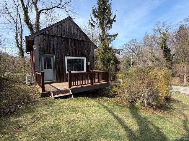 327 W Neck Road, Lloyd Harbor, NY 11743