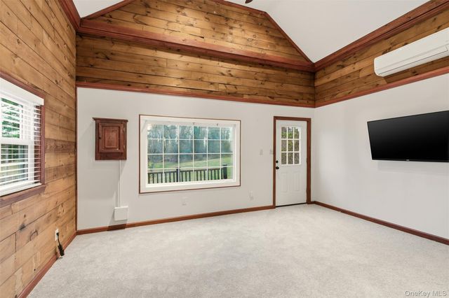 327 W Neck Road, Lloyd Harbor, NY 11743