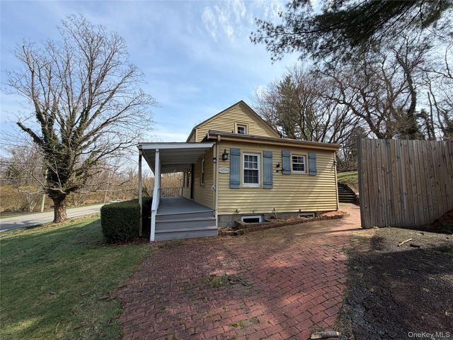 327 W Neck Road, Lloyd Harbor, NY 11743