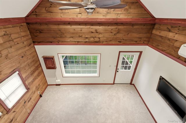 327 W Neck Road, Lloyd Harbor, NY 11743