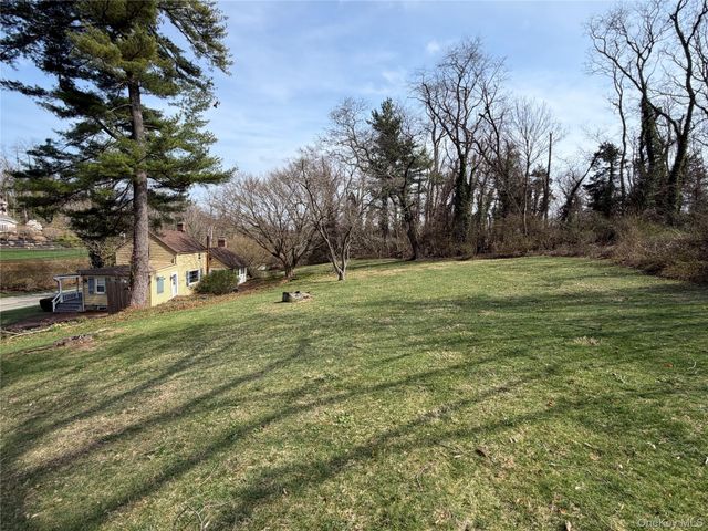 327 W Neck Road, Lloyd Harbor, NY 11743