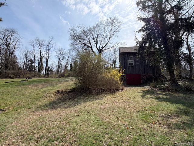 327 W Neck Road, Lloyd Harbor, NY 11743