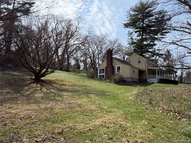 327 W Neck Road, Lloyd Harbor, NY 11743