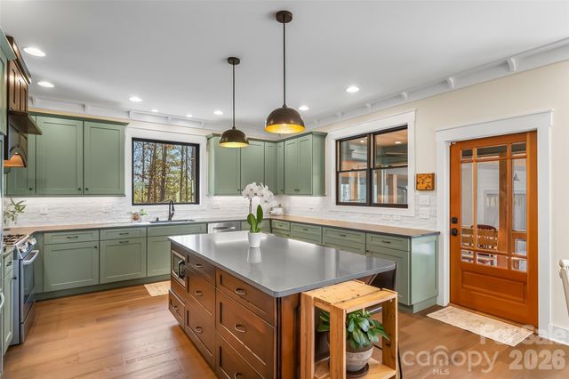 1267 Ten Whigs Ridge, Nebo, NC 28761