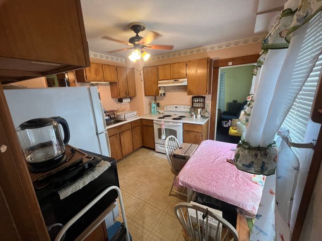 104 Balis St, Springfield, MA 01109