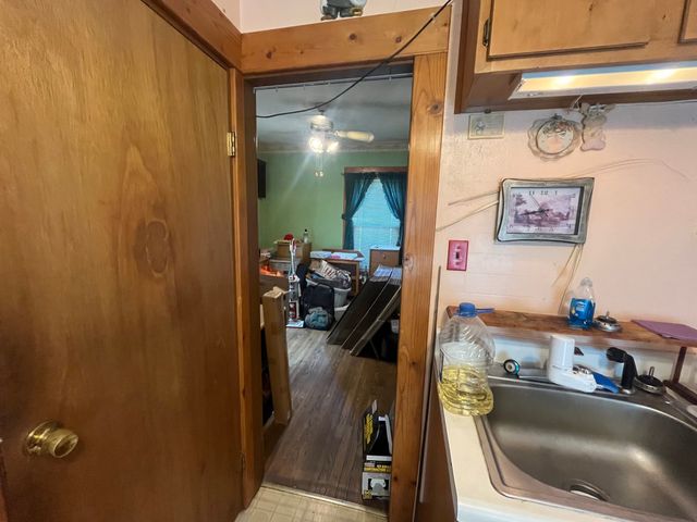 104 Balis St, Springfield, MA 01109