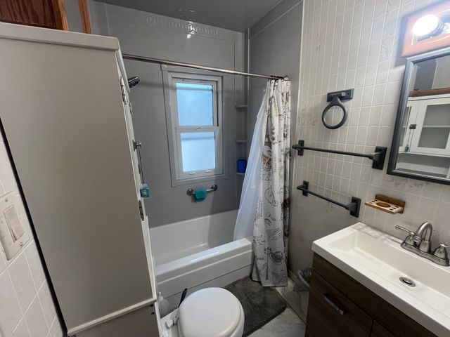 104 Balis St, Springfield, MA 01109