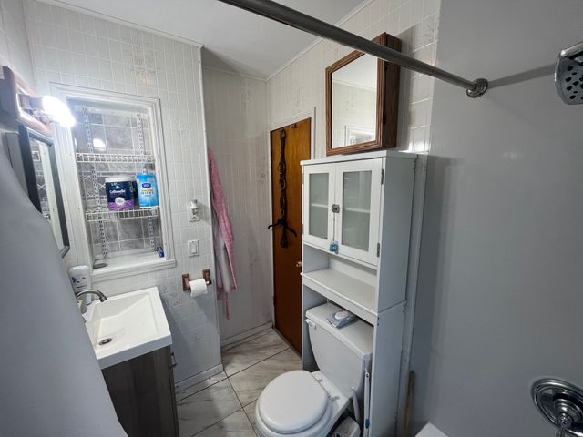 104 Balis St, Springfield, MA 01109