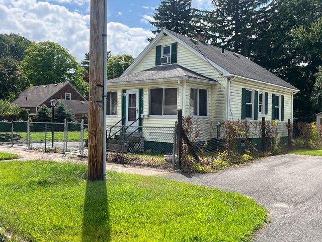 104 Balis St, Springfield, MA 01109