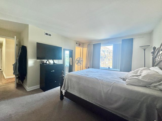 3217 W Bryn Mawr Avenue 201, Chicago, IL 60659