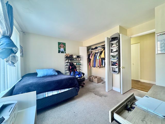 3217 W Bryn Mawr Avenue 201, Chicago, IL 60659