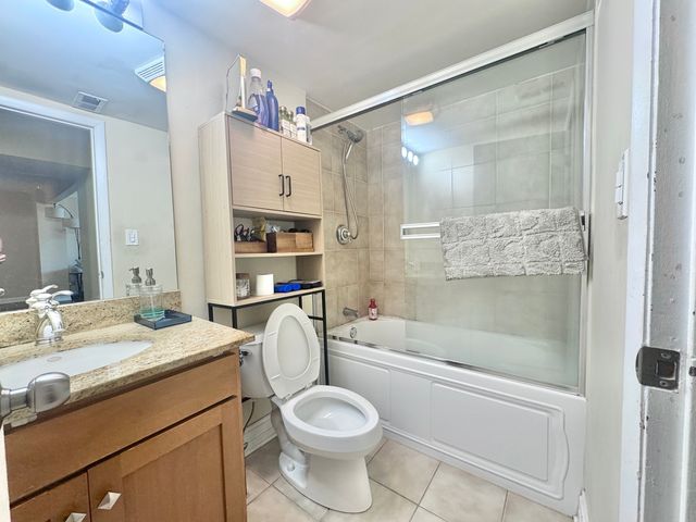3217 W Bryn Mawr Avenue 201, Chicago, IL 60659