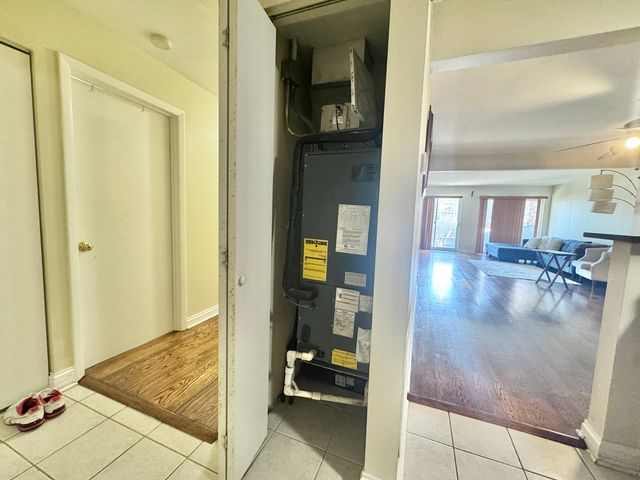 3217 W Bryn Mawr Avenue 201, Chicago, IL 60659