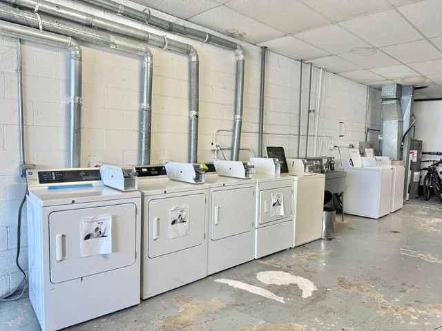 3217 W Bryn Mawr Avenue 201, Chicago, IL 60659