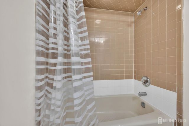 113 Heather Court 113, Edison, NJ 08820