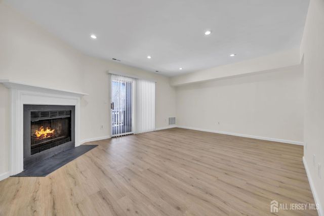 113 Heather Court 113, Edison, NJ 08820