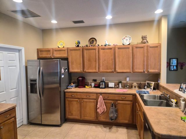 698 Thuringer Street NW, Palm Bay, FL 32907