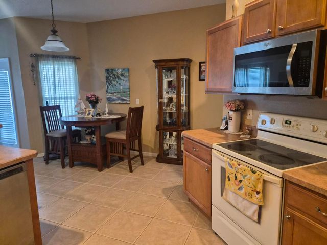 698 Thuringer Street NW, Palm Bay, FL 32907