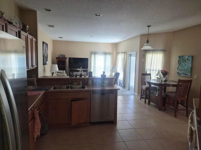 698 Thuringer Street NW, Palm Bay, FL 32907