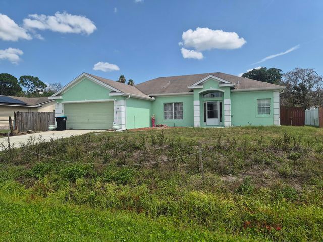 698 Thuringer Street NW, Palm Bay, FL 32907