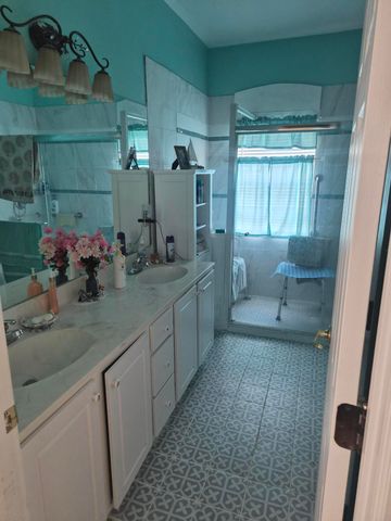 698 Thuringer Street NW, Palm Bay, FL 32907