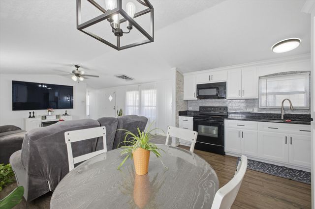 224 E Atrisco Vista Boulevard SW TRLR 1020, Albuquerque, NM 87121