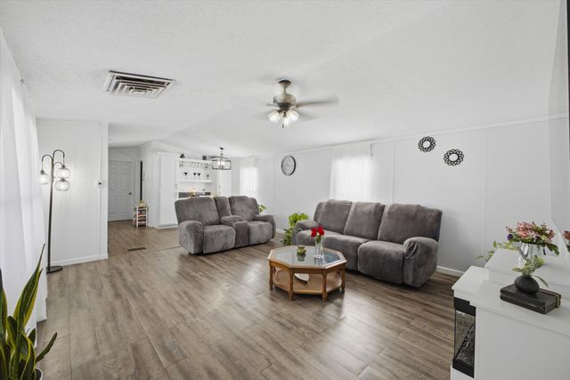 224 E Atrisco Vista Boulevard SW TRLR 1020, Albuquerque, NM 87121