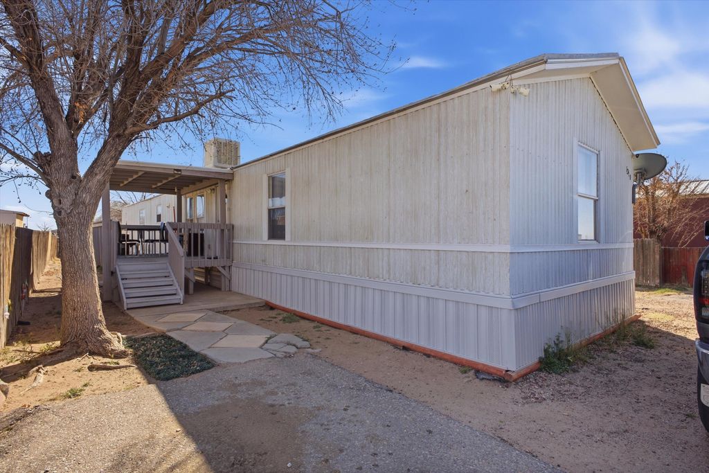 Image 1 of property listing at 224 E Atrisco Vista Boulevard SW TRLR 1020, Albuquerque, NM 87121