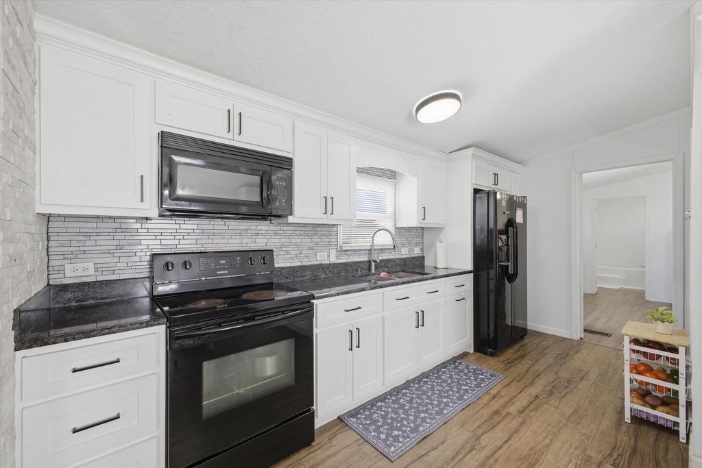 Image 14 of property listing at 224 E Atrisco Vista Boulevard SW TRLR 1020, Albuquerque, NM 87121