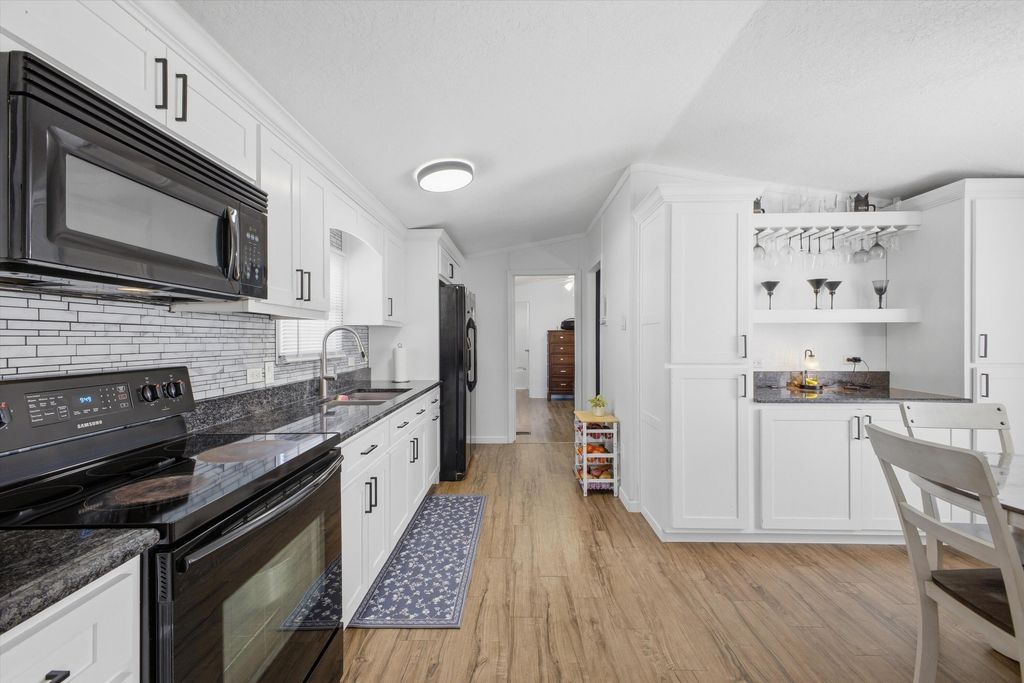 Image 15 of property listing at 224 E Atrisco Vista Boulevard SW TRLR 1020, Albuquerque, NM 87121