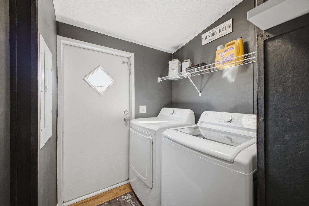 Image 17 of property listing at 224 E Atrisco Vista Boulevard SW TRLR 1020, Albuquerque, NM 87121