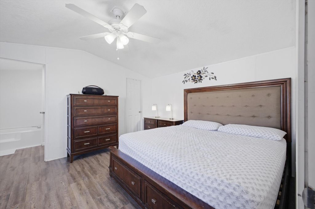 Image 18 of property listing at 224 E Atrisco Vista Boulevard SW TRLR 1020, Albuquerque, NM 87121