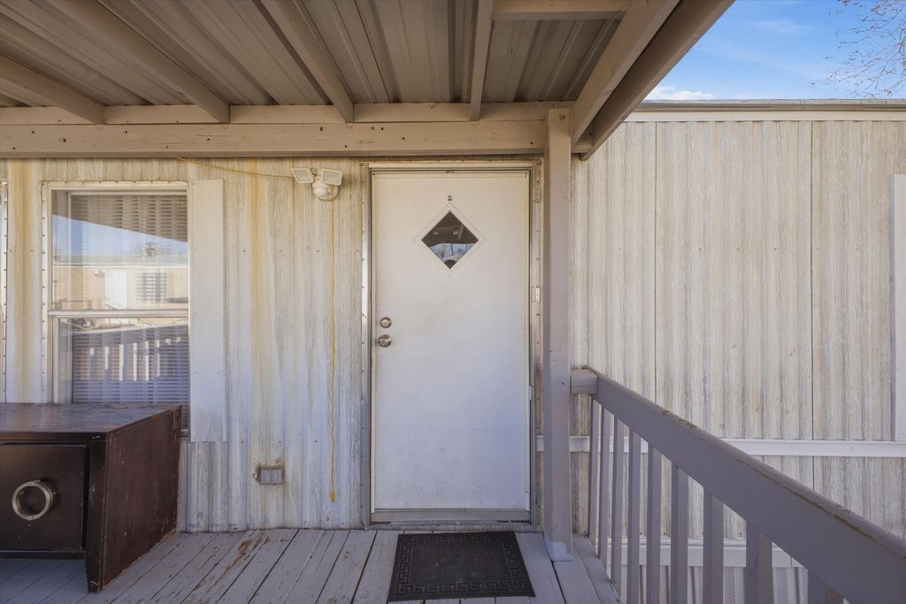 Image 7 of property listing at 224 E Atrisco Vista Boulevard SW TRLR 1020, Albuquerque, NM 87121